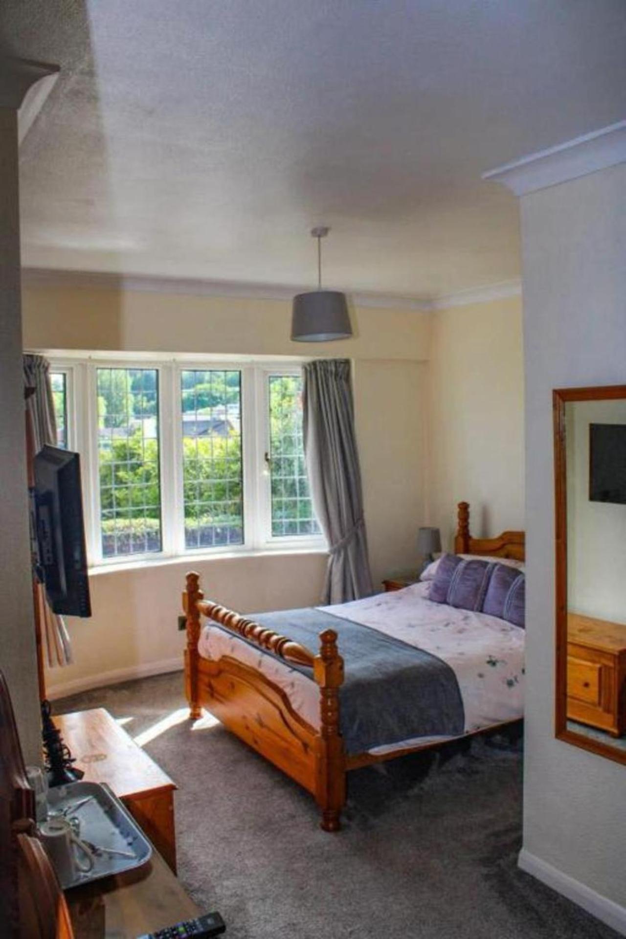 Bed & Breakfast Burleigh House , A Cosy Retreat In Agatha Christie's Hometown 4*